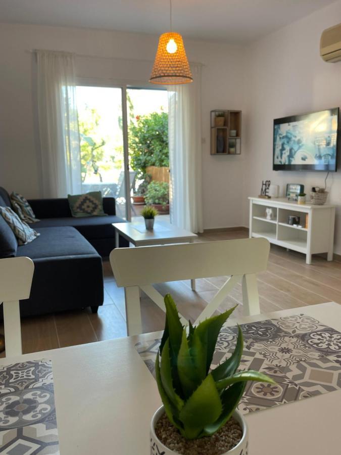Rachel Suite By The Pool Paphos Exterior foto